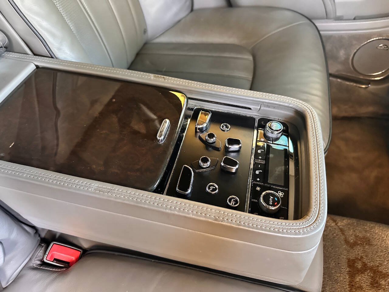 Used 2011 Bentley Mulsanne RWD image 77