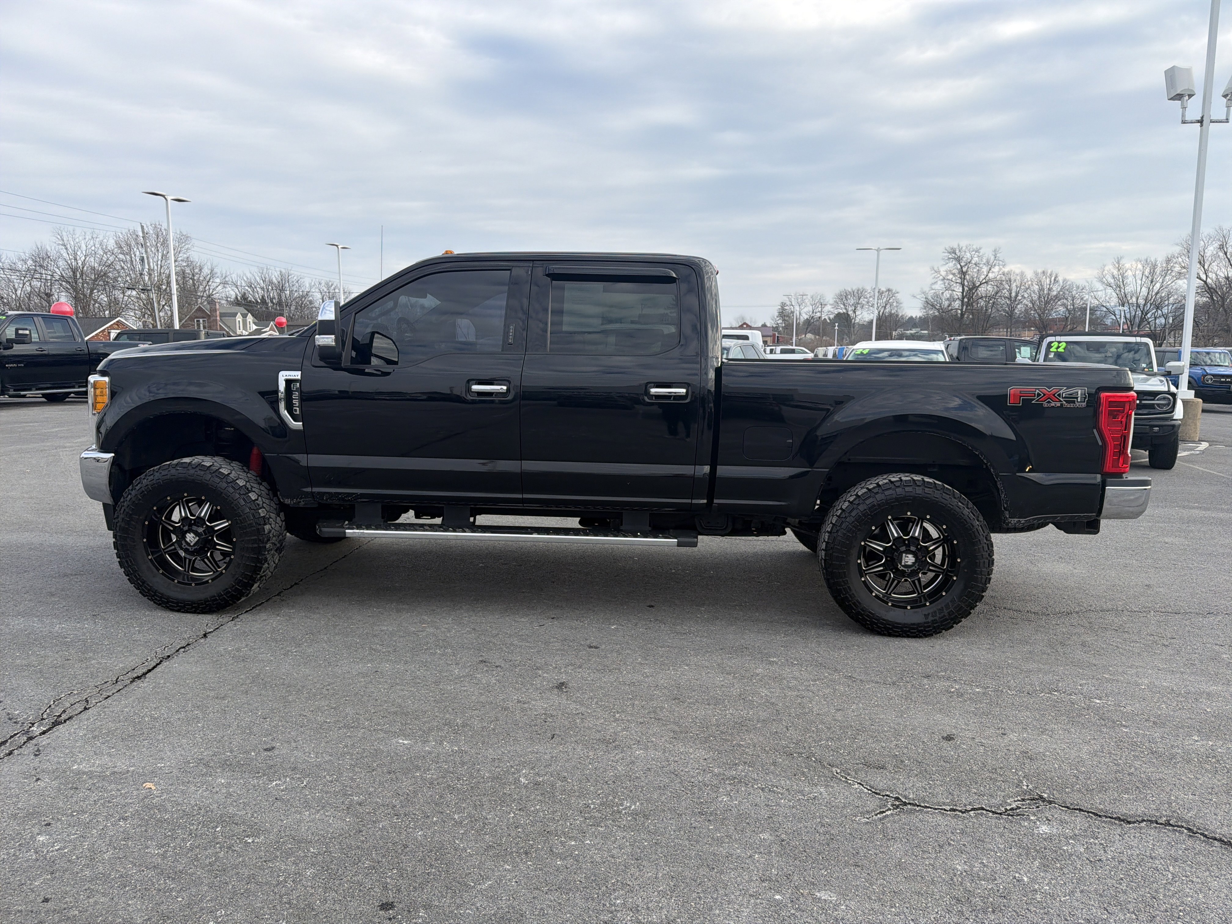 Used 2017 Ford F250 Lariat w/ Chrome Package image 7