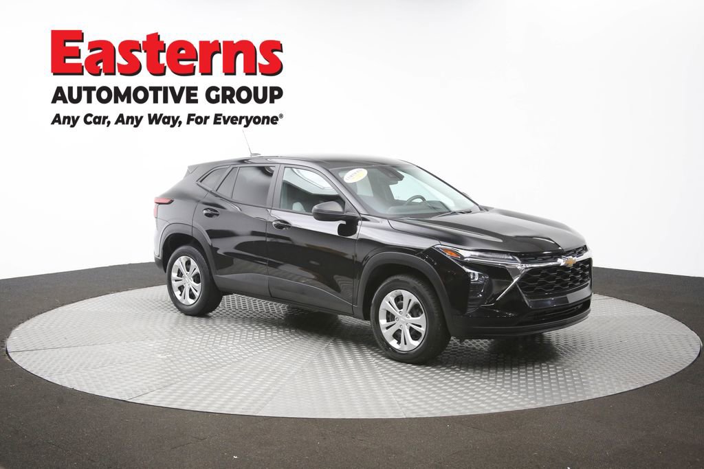 Used 2024 Chevrolet Trax LS FWD image 47