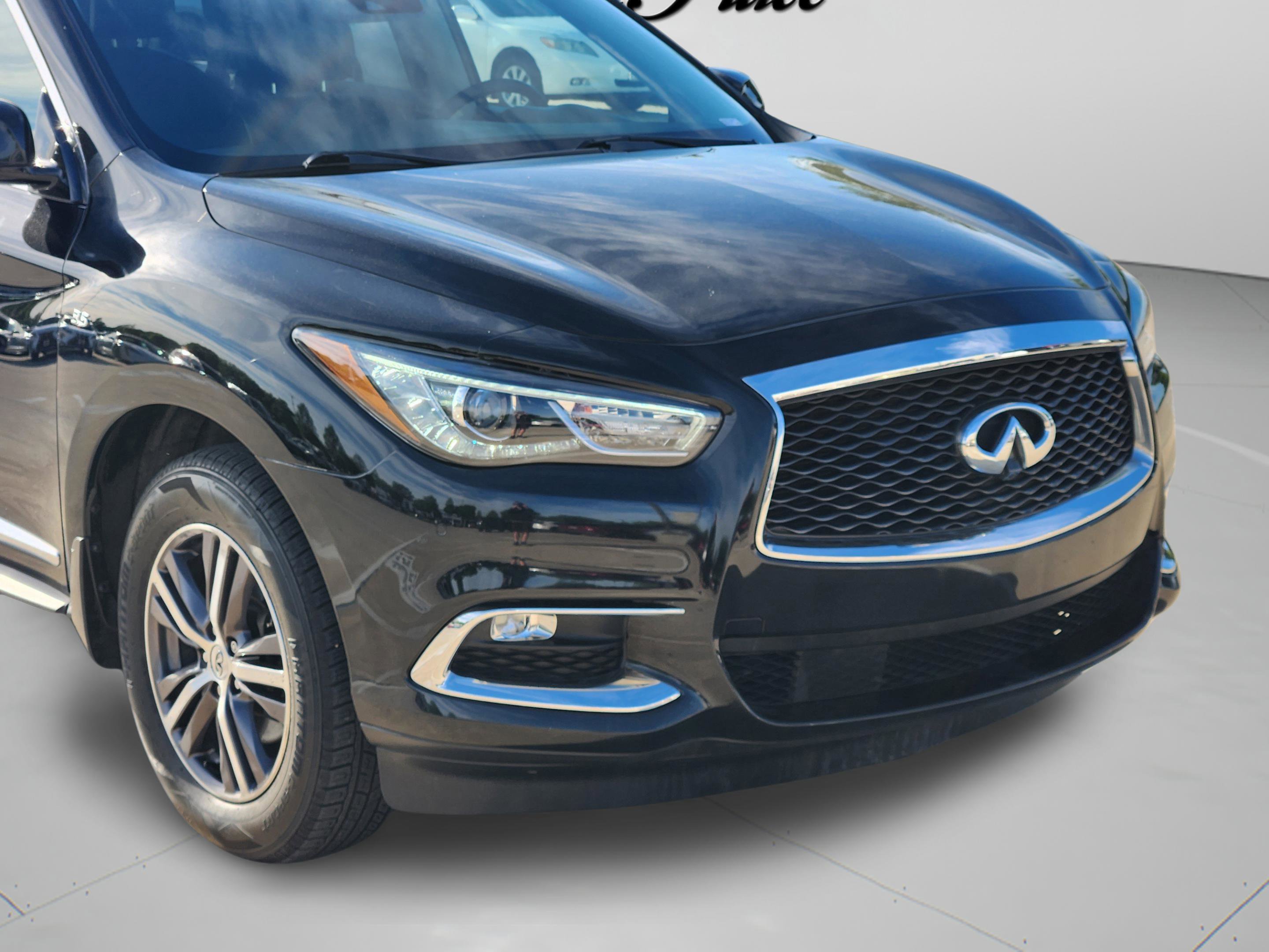 Used 2019 INFINITI QX60 Luxe w/ Essential Package image 7