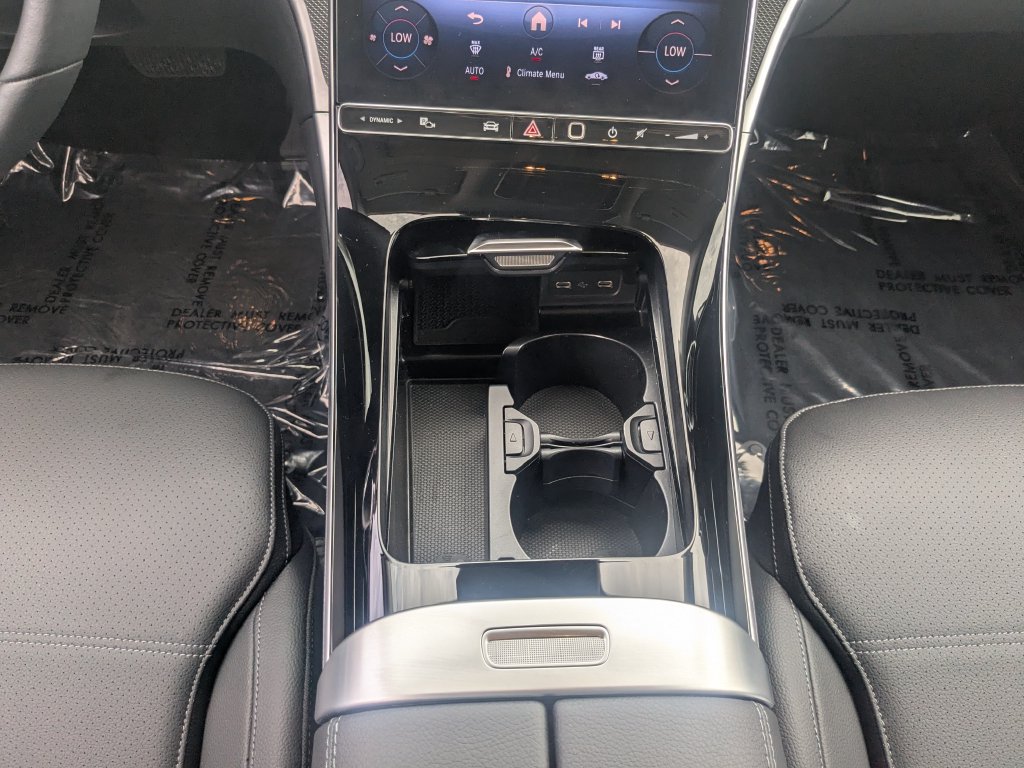 Used 2025 Mercedes-Benz C 300 4MATIC Sedan image 6