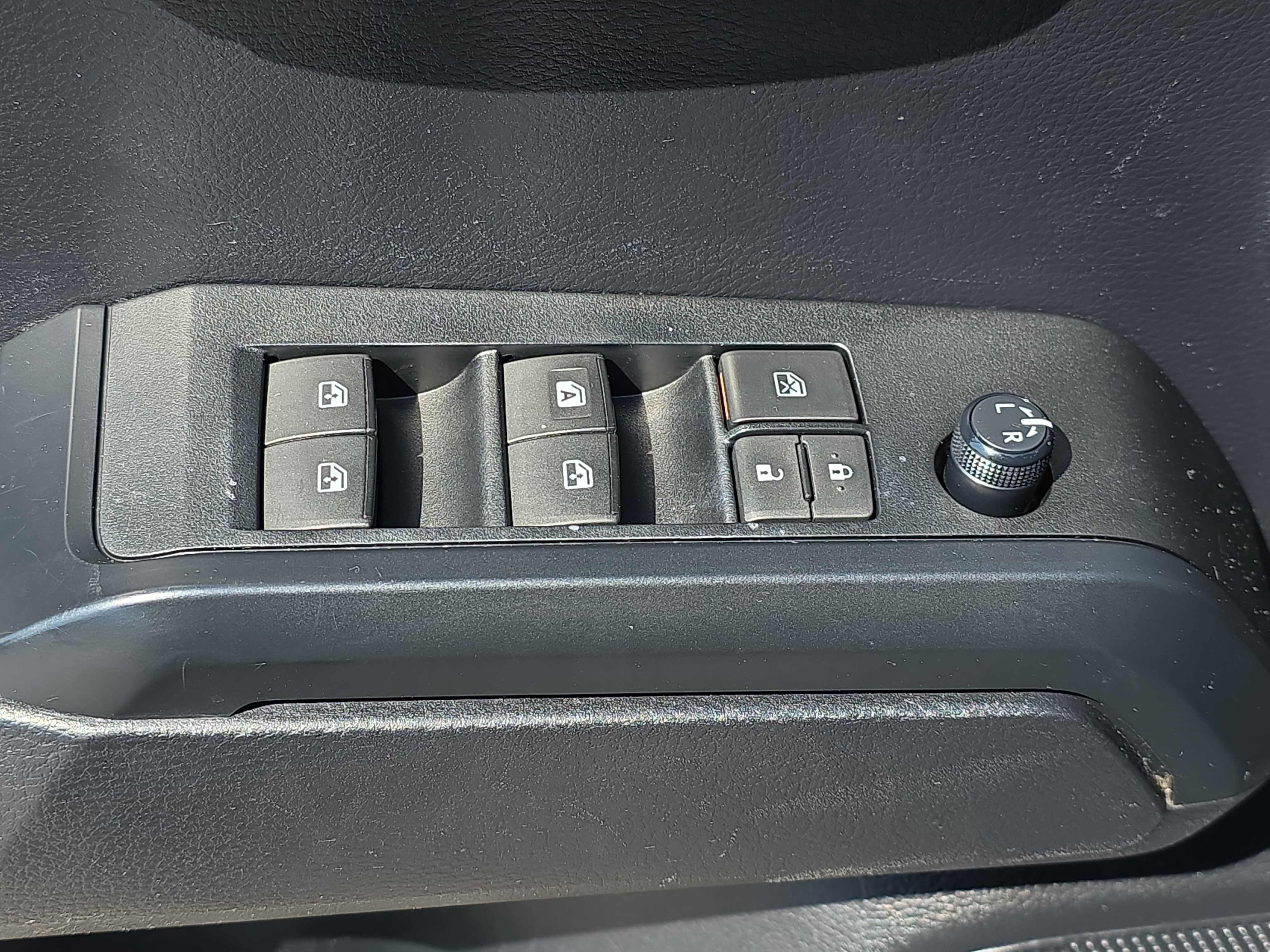 Used 2019 Toyota Tacoma SR w/ SR Convenience Package RWD image 25