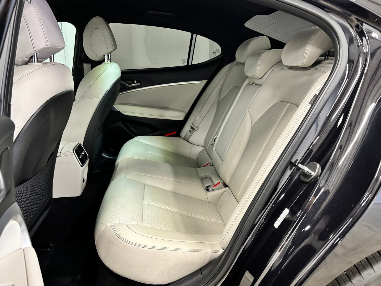 Used 2024 Genesis G70 2.5T RWD image 20