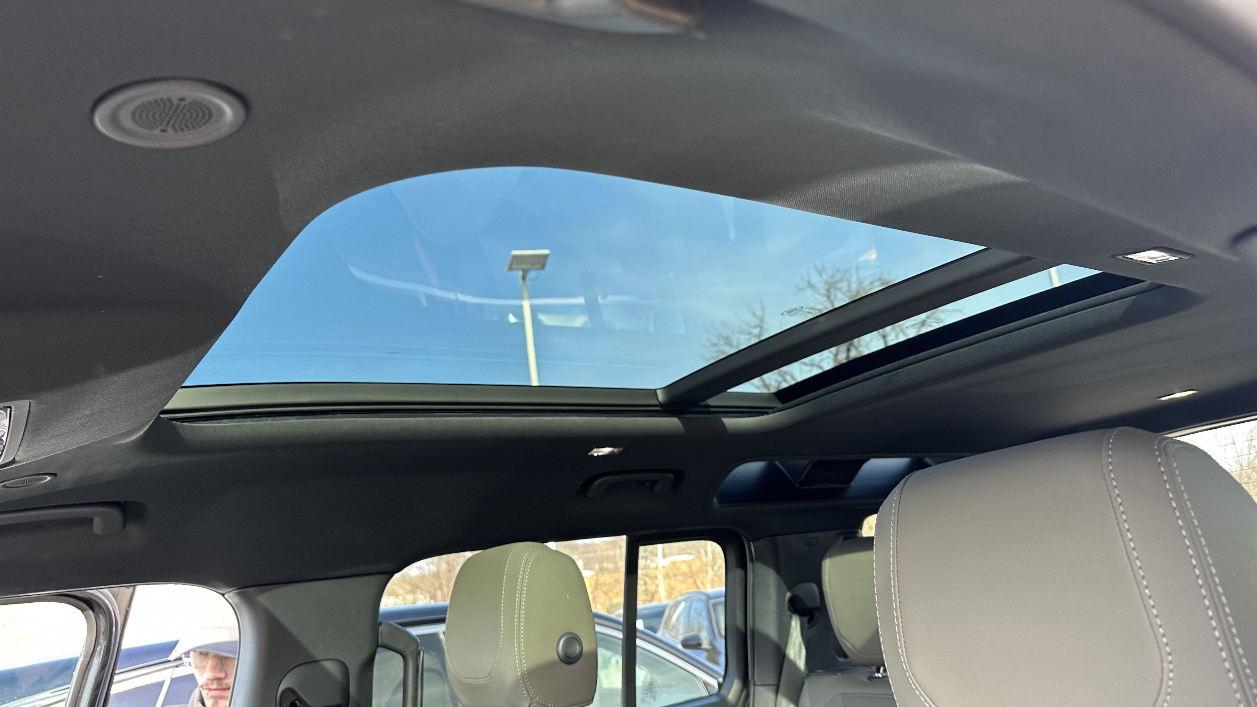 Used 2024 Land Rover Defender 110 X-Dynamic SE image 29