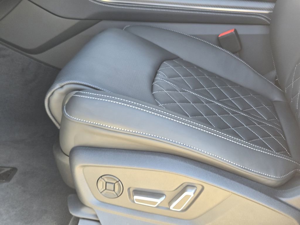 New 2026 Audi SQ8 Premium Plus image 27