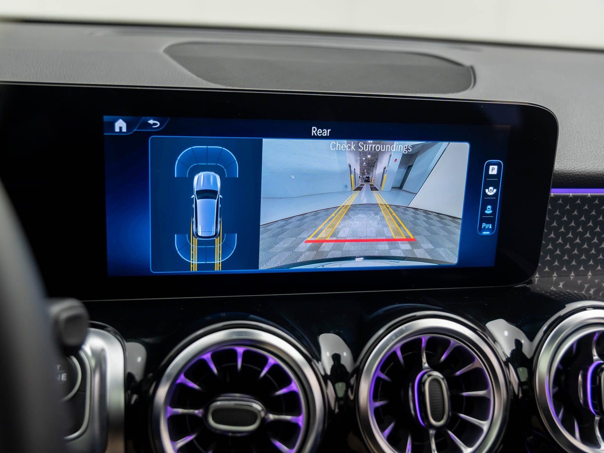 Certified 2024 Mercedes-Benz GLB 250 4MATIC w/ Exclusive Package image 30