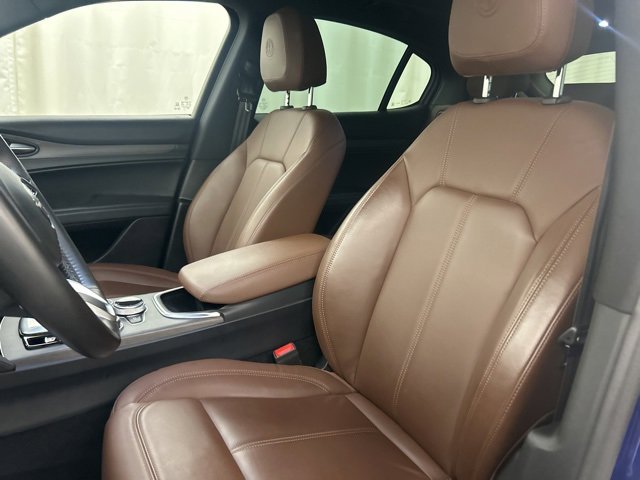 Used 2023 Alfa Romeo Stelvio Ti w/ Active Assist Plus Package image 9