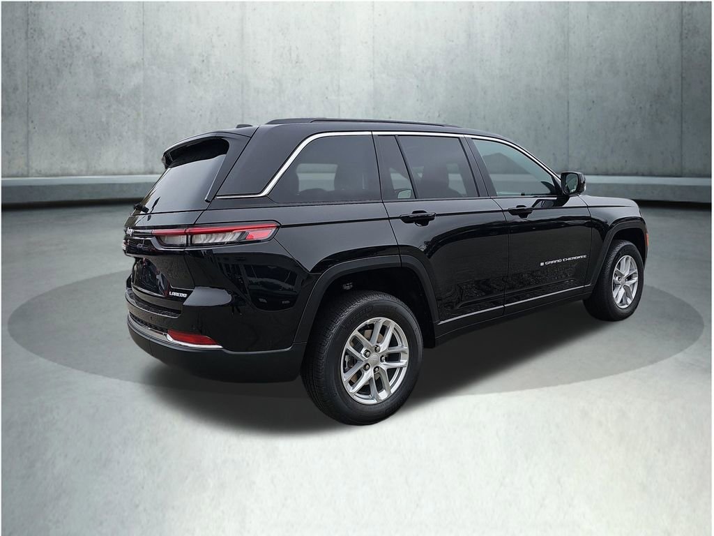 New 2025 Jeep Grand Cherokee Laredo X w/ Trailer Tow Package image 5