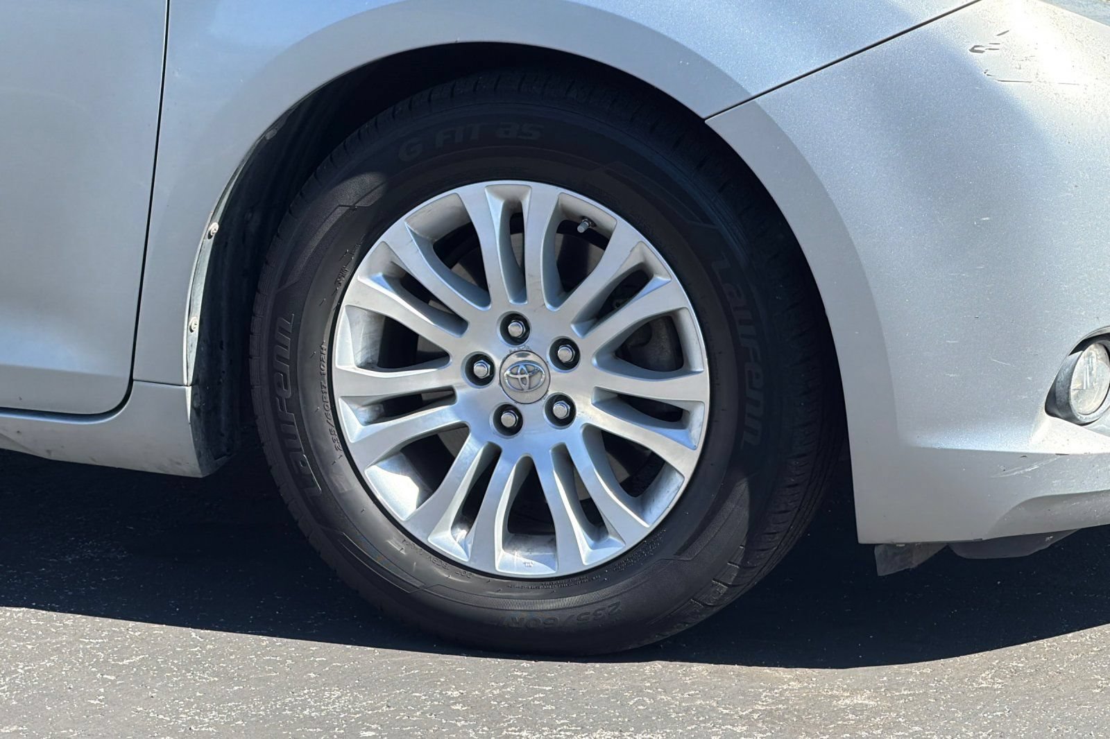Used 2015 Toyota Sienna XLE FWD image 28