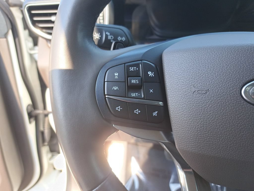 Used 2020 Ford Explorer Platinum w/ Premium Technology Package AWD/4WD image 20