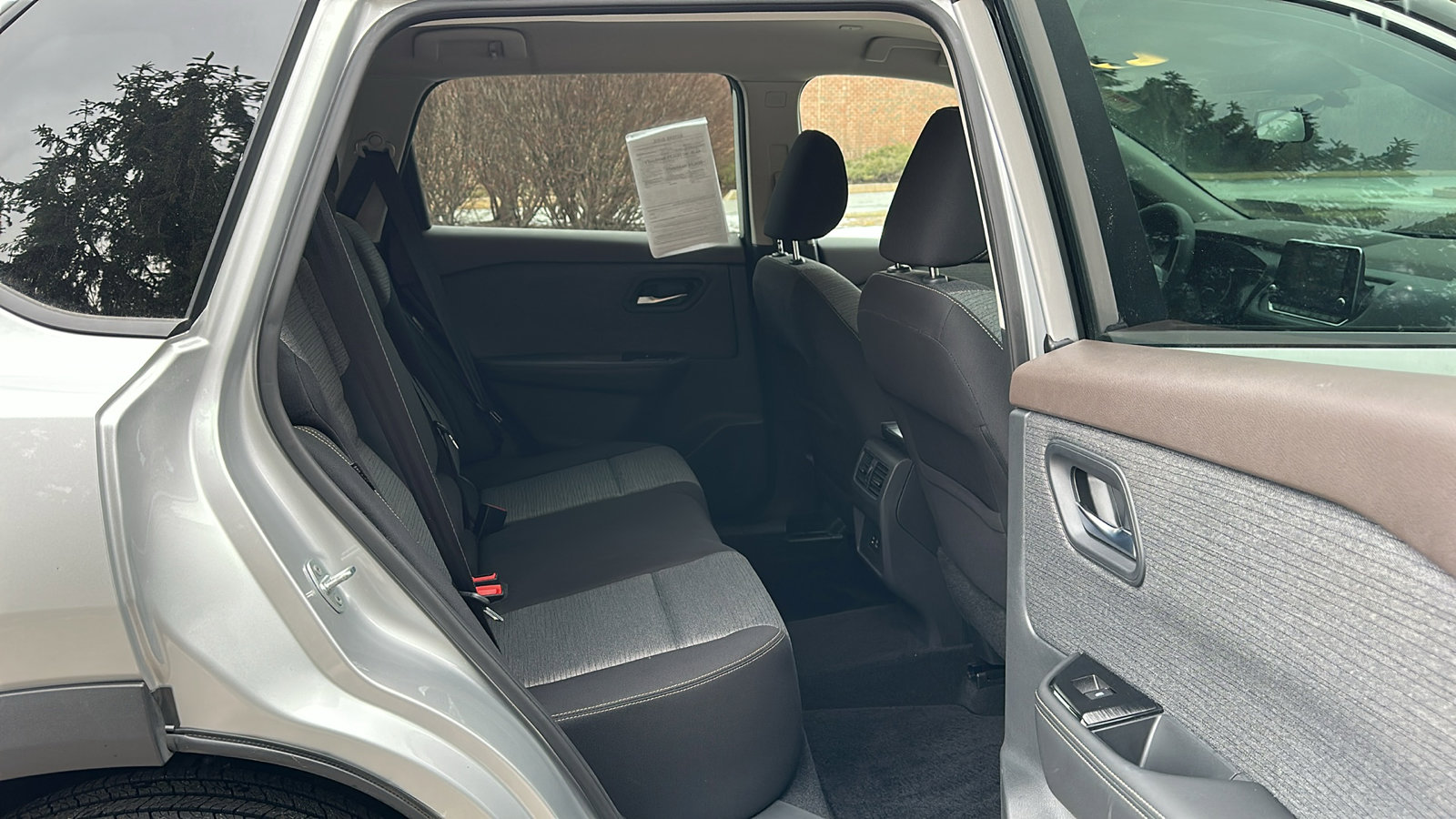 Certified 2022 Nissan Rogue SV image 23