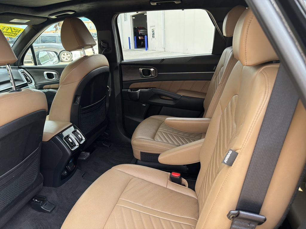 Used 2025 Kia Sorento SX Prestige w/ Olive Brown Leather Package AWD/4WD image 15