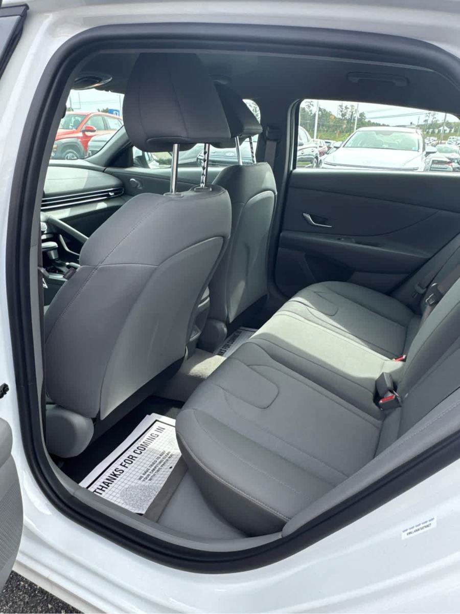 New 2026 Hyundai Elantra SE FWD image 39