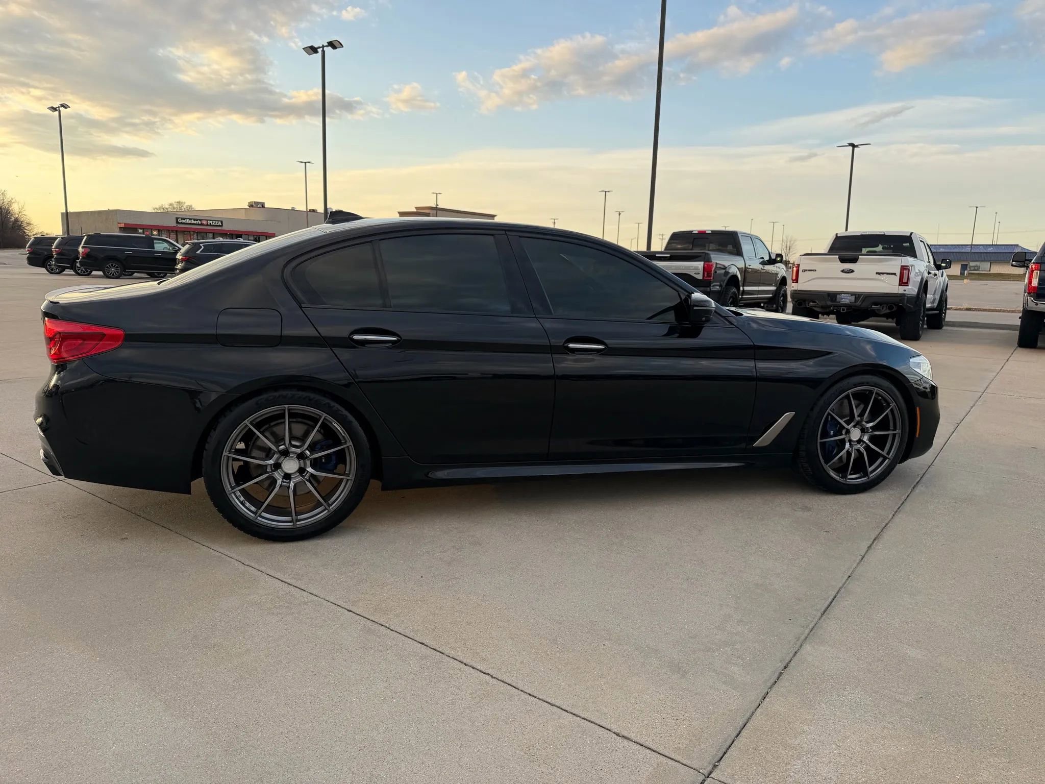 Used 2018 BMW M550i xDrive M550i xDrive Sedan 4D w/ Driving Assistance Package image 21