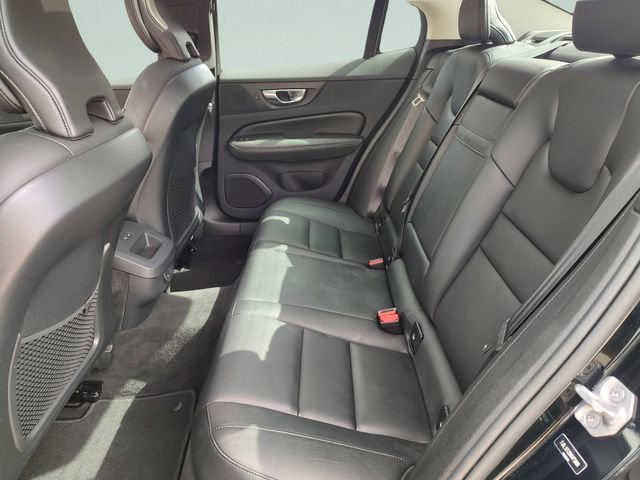 Used 2022 Volvo S60 B5 Momentum w/ Premium Package AWD/4WD image 27