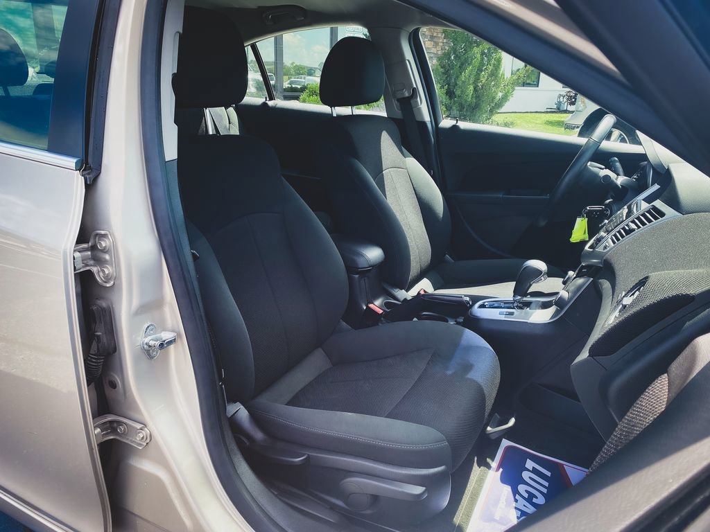 Used 2011 Chevrolet Cruze LT FWD image 22