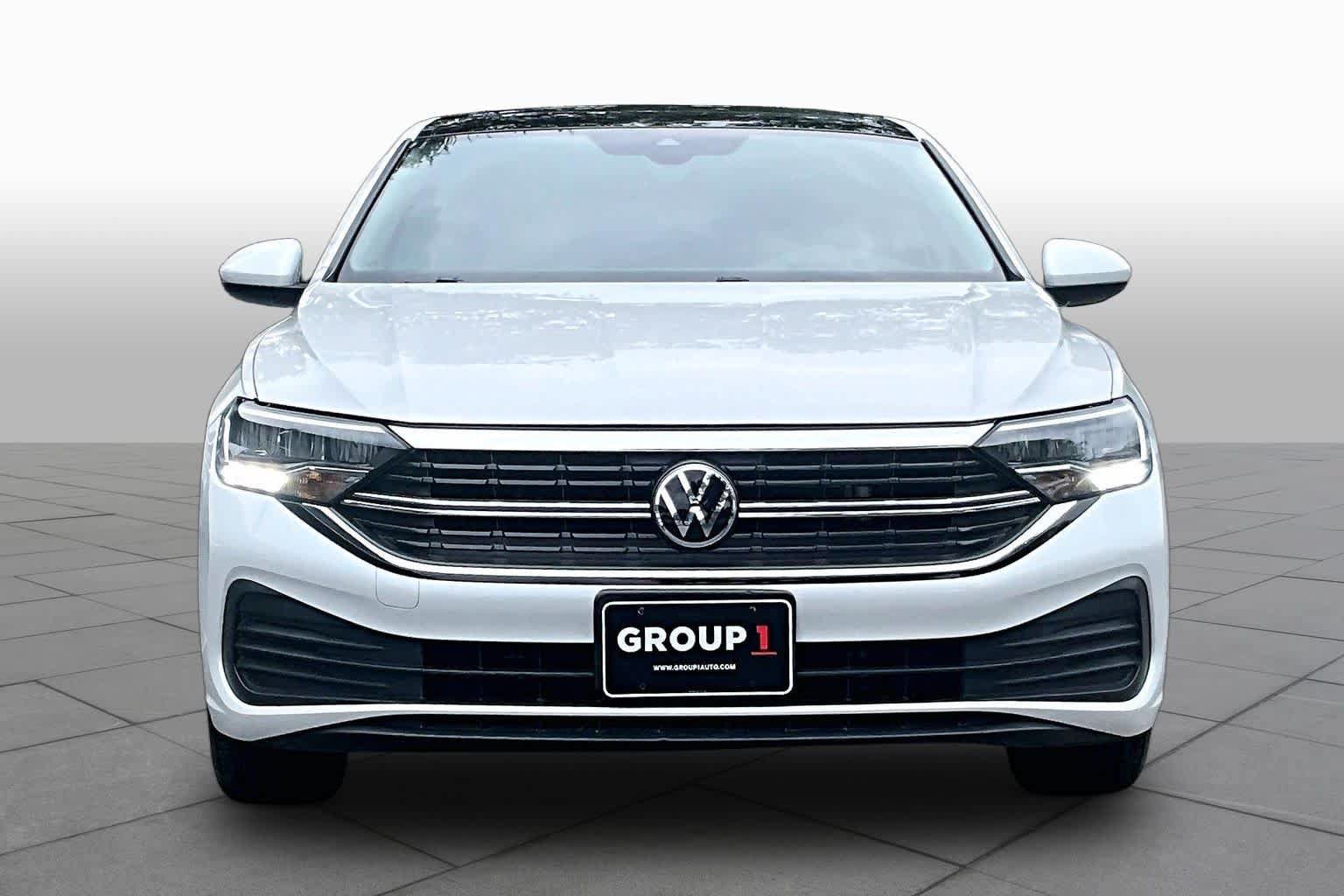 Used 2023 Volkswagen Jetta SE FWD image 4