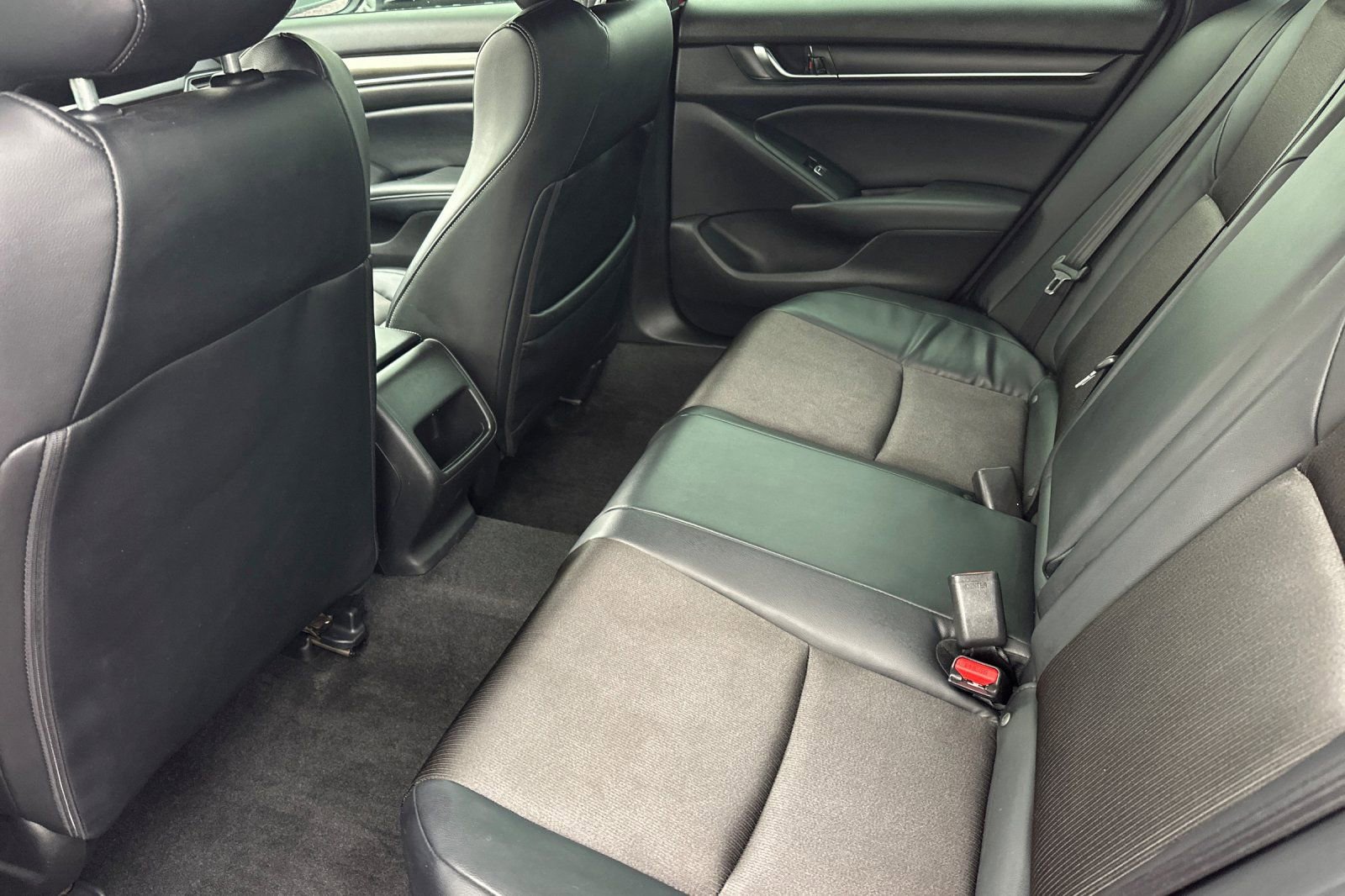 Used 2018 Honda Accord Sport image 12