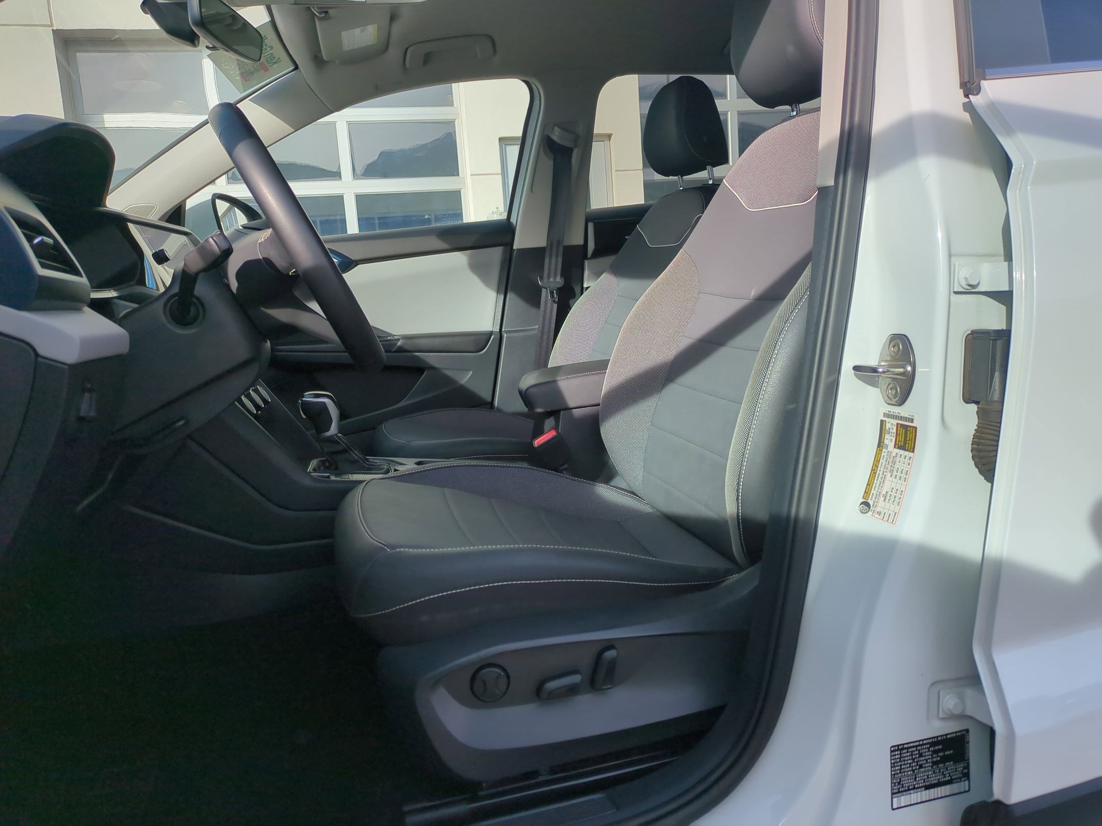 Used 2023 Volkswagen Taos SE image 18