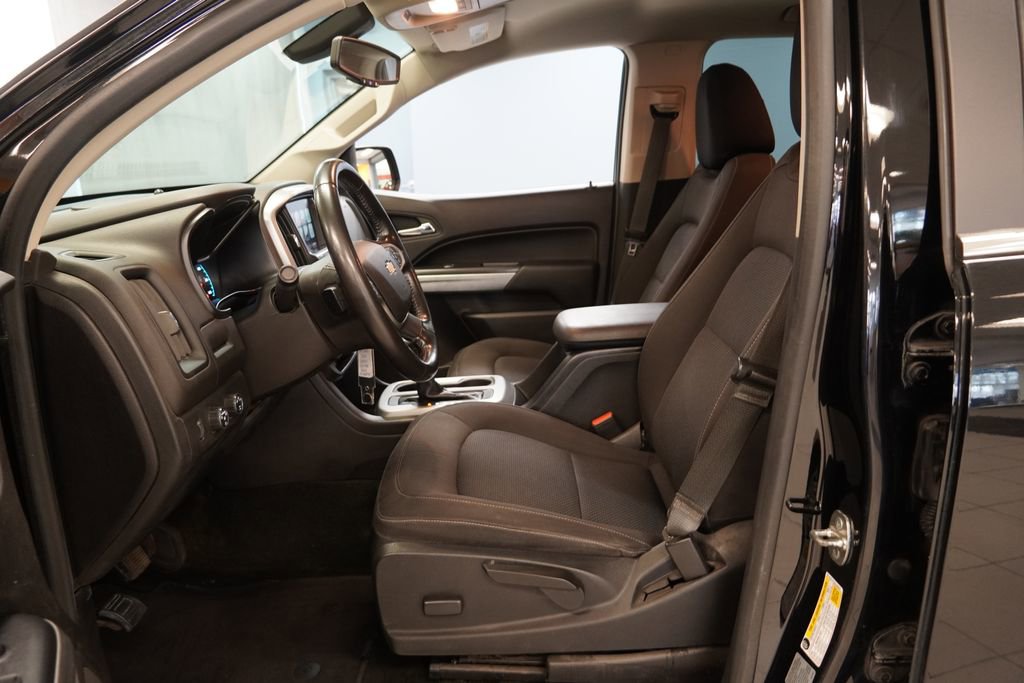 Used 2016 Chevrolet Colorado LT w/ LT Convenience Package image 5