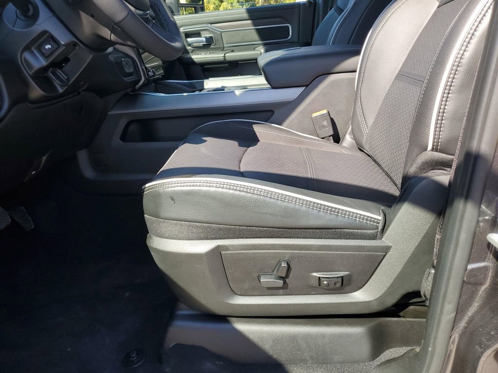 New 2025 RAM 2500 Laramie AWD/4WD image 18