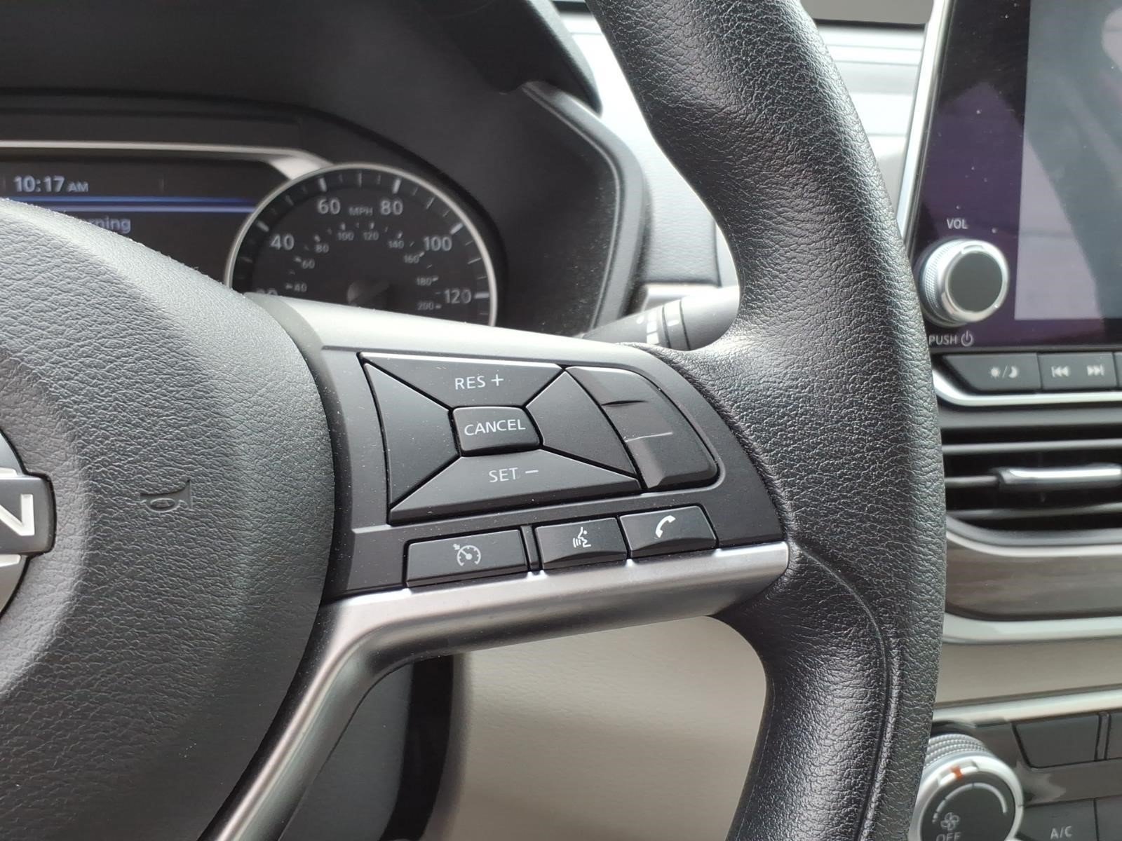 Used 2023 Nissan Altima 2.5 SV AWD/4WD image 13