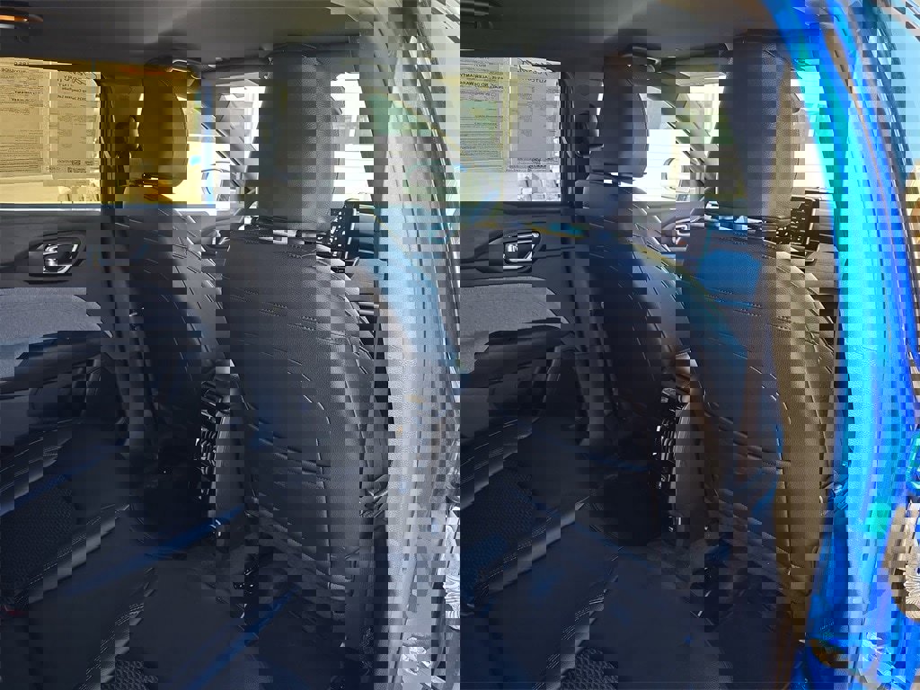 Used 2025 Jeep Compass Latitude image 11