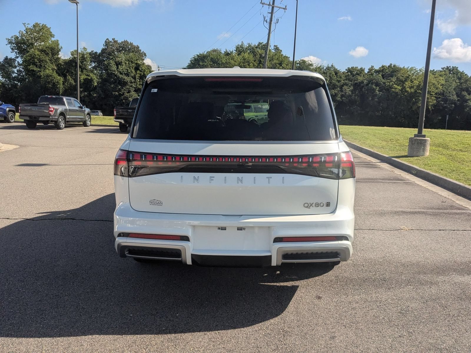 Used 2025 INFINITI QX80 Luxe AWD/4WD image 4