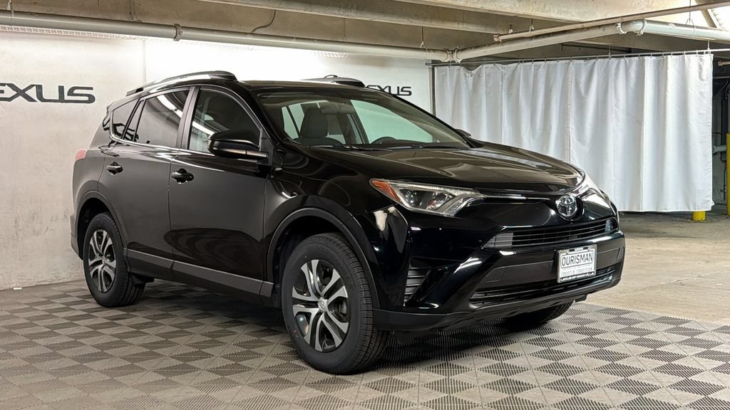 Used 2016 Toyota RAV4 LE AWD/4WD image 1