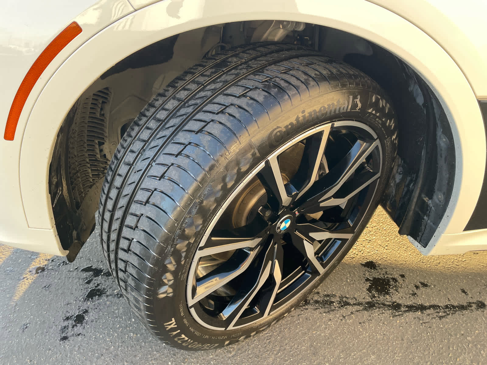 Used 2019 BMW X7 xDrive50i w/ M Sport Package image 21