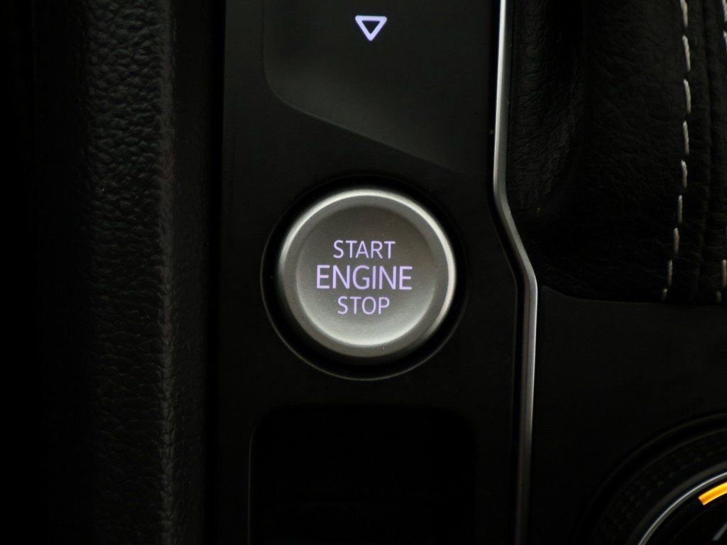 Used 2022 Volkswagen Atlas Cross Sport SE image 40