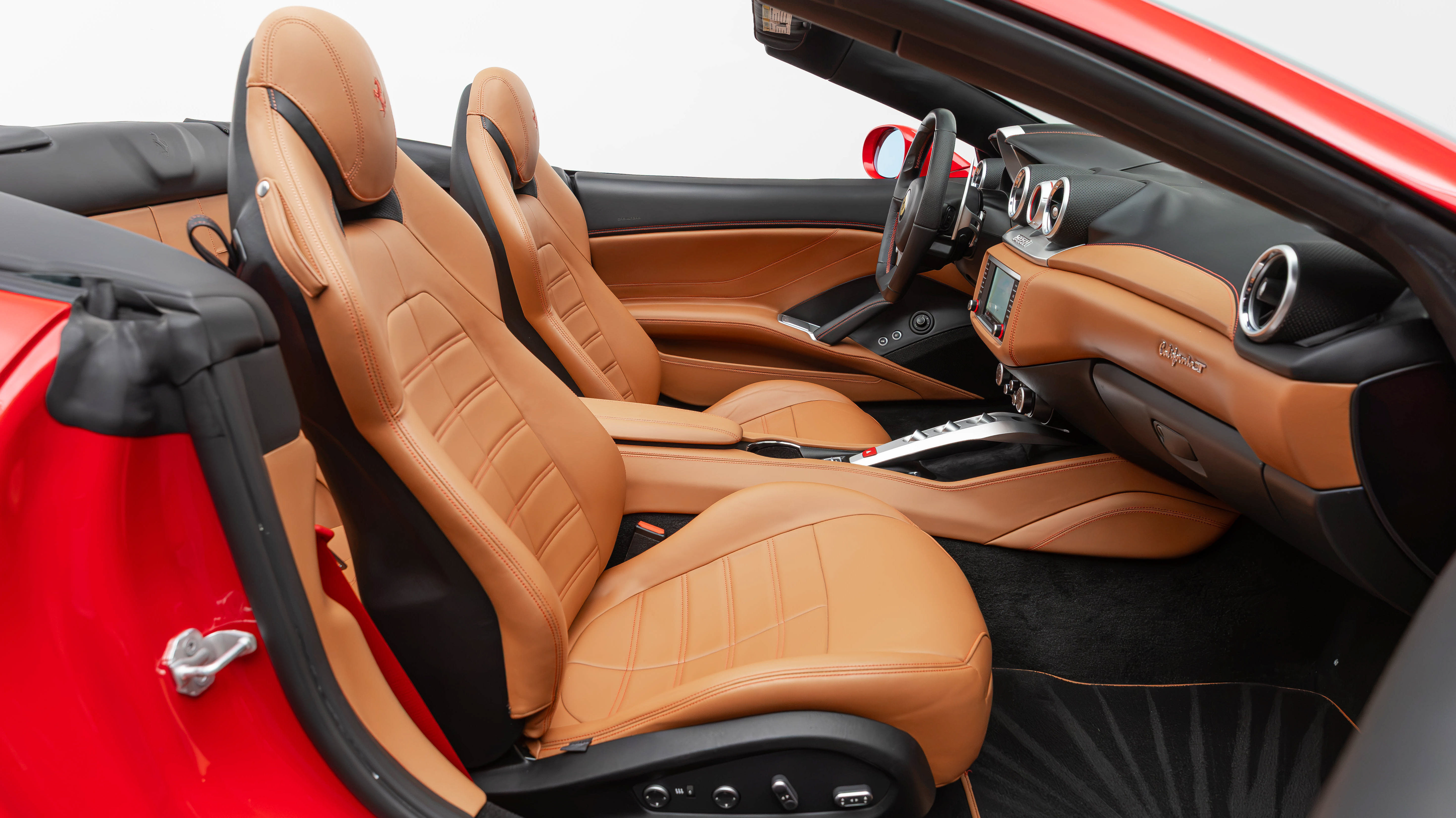 Certified 2016 Ferrari California T RWD image 45