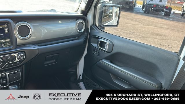 Used 2022 Jeep Wrangler Unlimited Sahara w/ Cold Weather Group AWD/4WD image 21