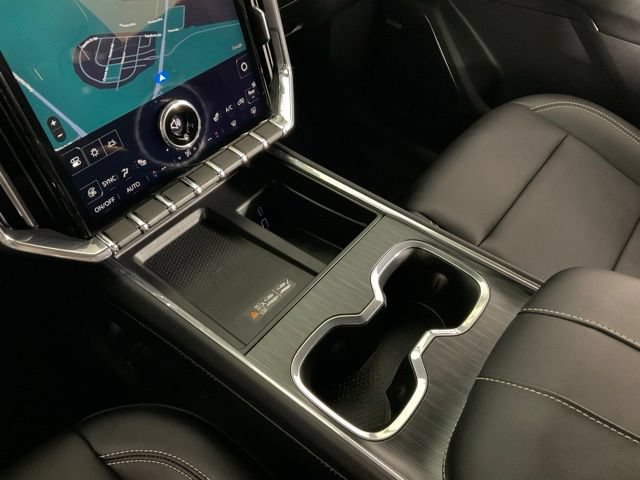Used 2025 GMC Acadia Elevation w/ Elevation Premium Package FWD image 15