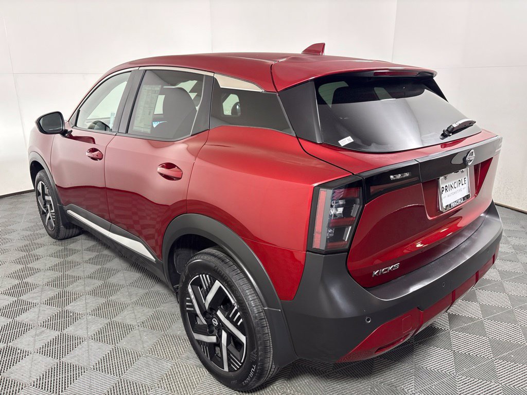 Used 2025 Nissan Kicks SV w/ Illumination Package FWD image 7