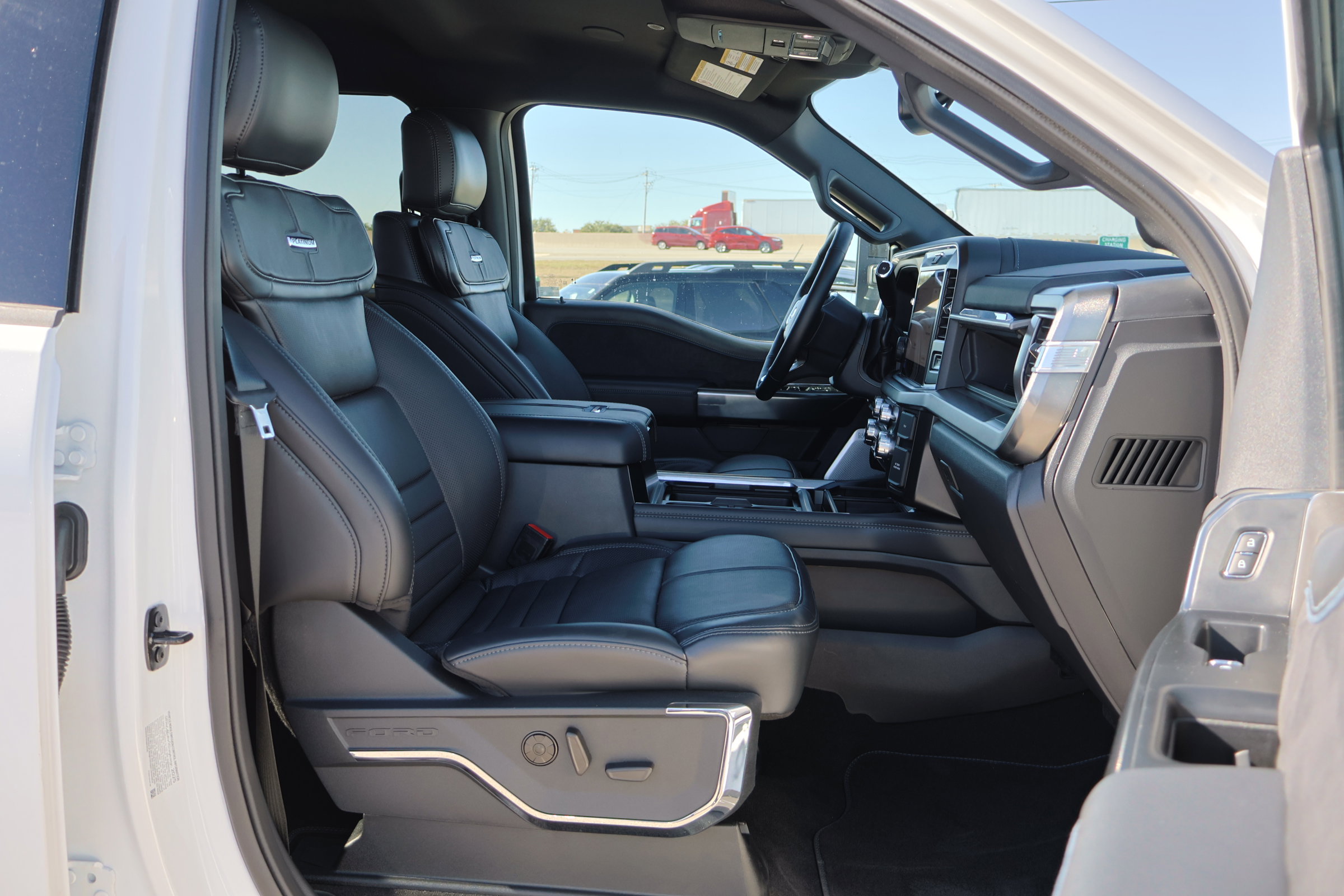 Certified 2025 Ford F450 Platinum image 40