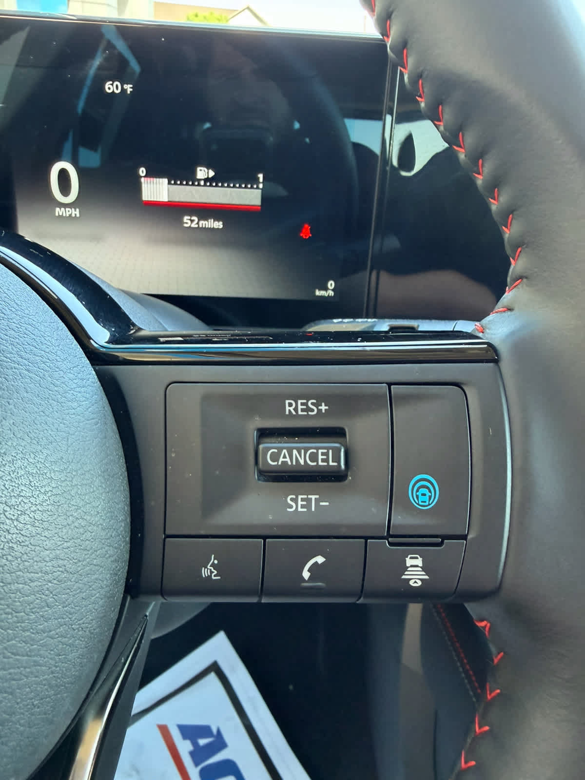 Used 2025 Nissan Kicks SR AWD/4WD image 11