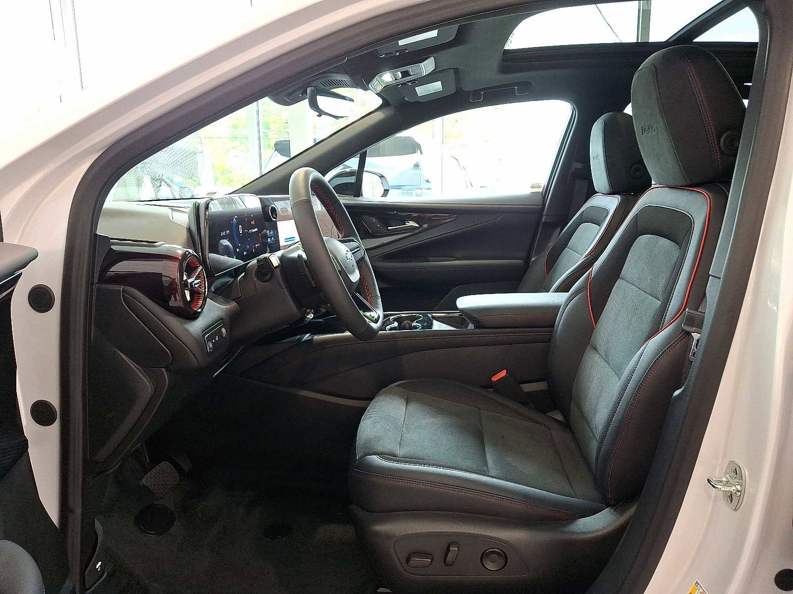 Used 2025 Chevrolet Blazer EV RS image 13