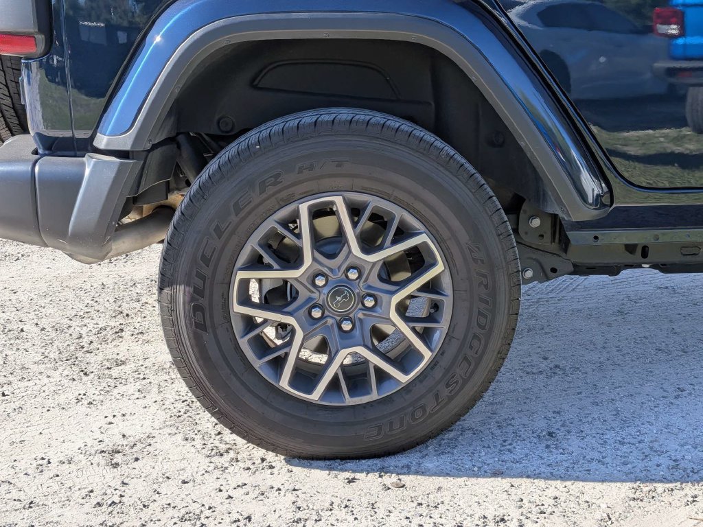 Used 2025 Jeep Wrangler Unlimited Sahara w/ Safety Group AWD/4WD image 9