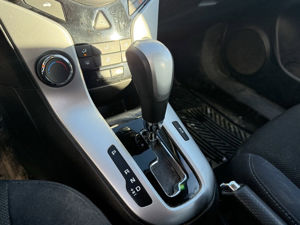 Used 2016 Chevrolet Cruze LT w/ Technology Package image 19