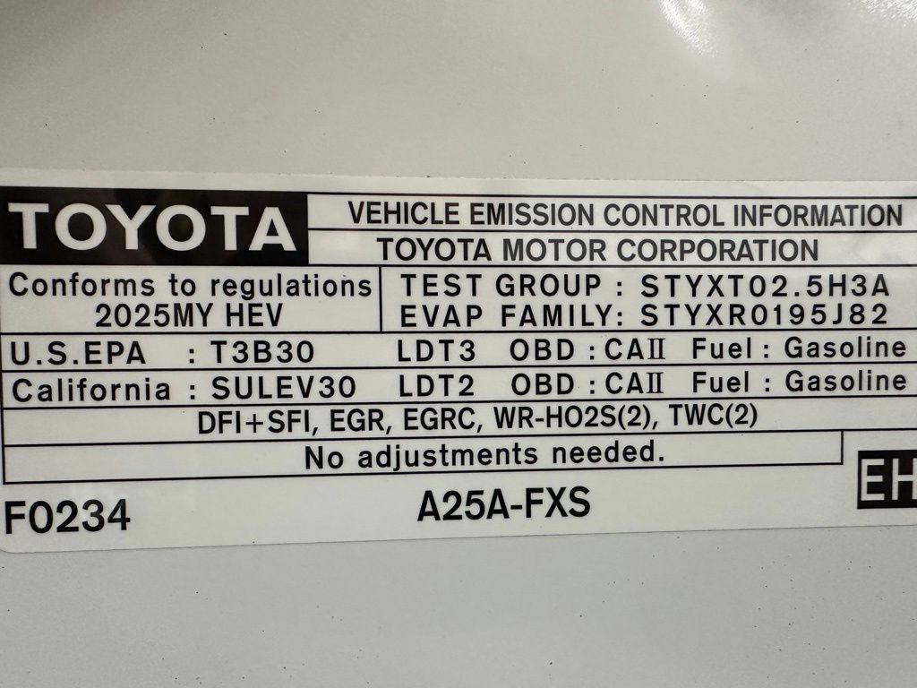 Used 2025 Toyota Sienna LE FWD image 70