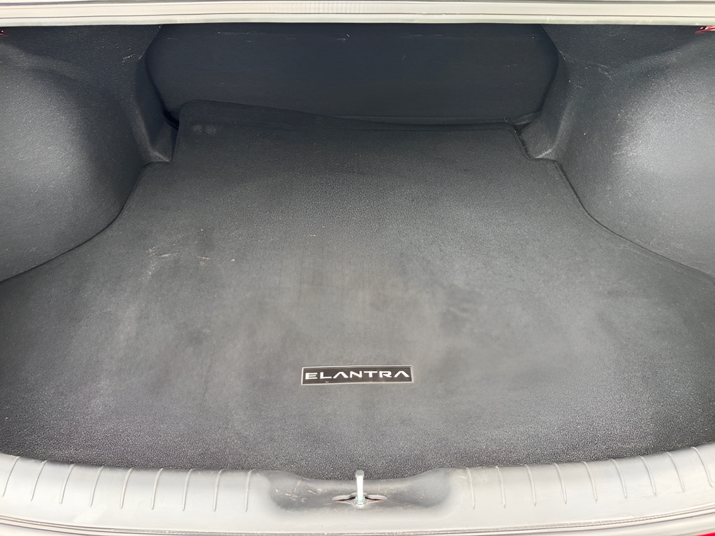 Used 2023 Hyundai Elantra SE FWD image 10