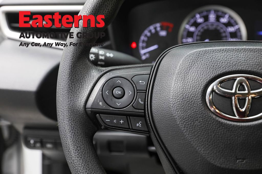 Used 2022 Toyota Corolla LE image 15