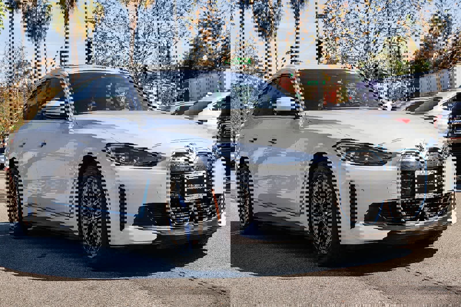 Used 2023 BMW i4 eDrive40 image 3