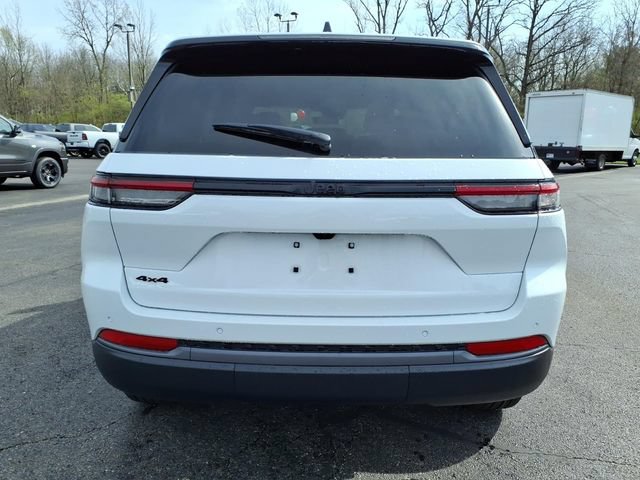 New 2026 Jeep Grand Cherokee Altitude AWD/4WD image 6