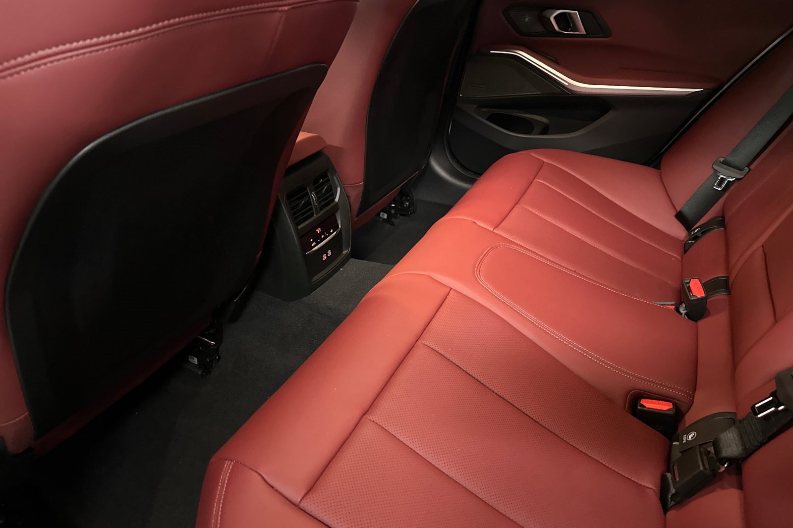 New 2026 BMW 330i Sedan w/ M Sport Package RWD image 26