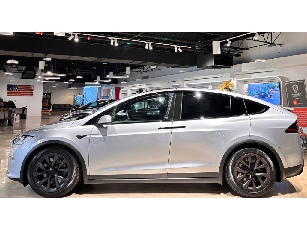 Used 2025 Tesla Model X image 8