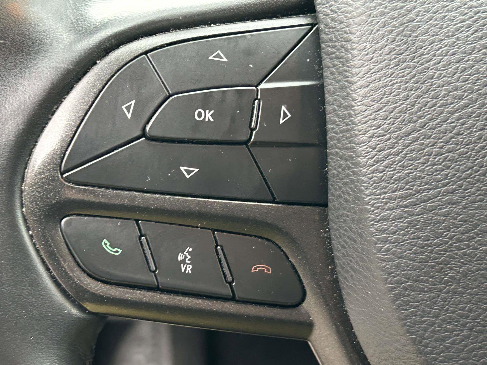 Used 2019 Jeep Cherokee Trailhawk w/ Cold Weather Group AWD/4WD image 21