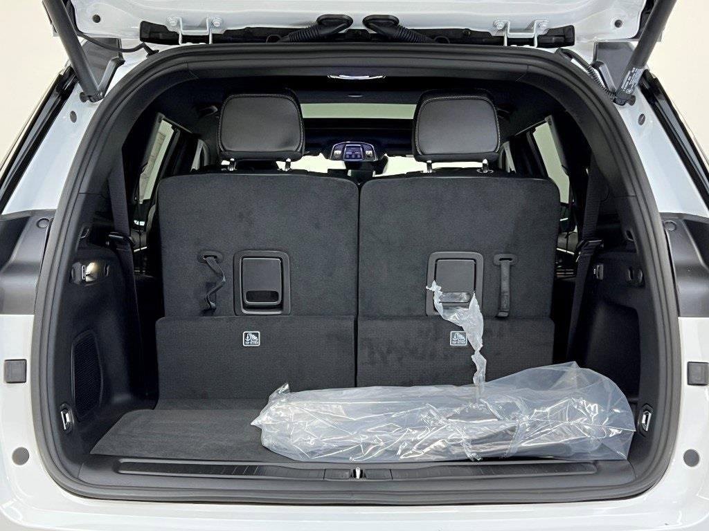 New 2025 Jeep Grand Cherokee L Limited w/ Luxury Tech Group II image 5