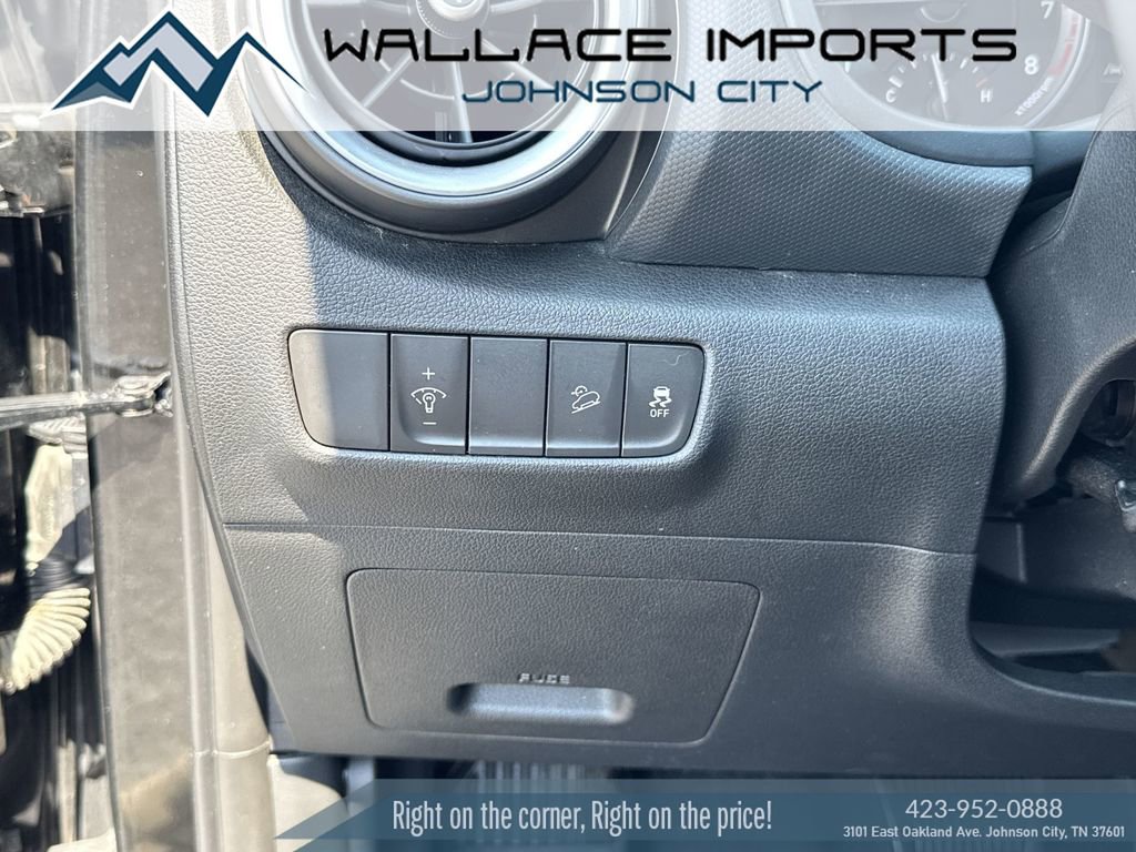 Used 2022 Hyundai Kona SEL w/ Convenience Package AWD/4WD image 34
